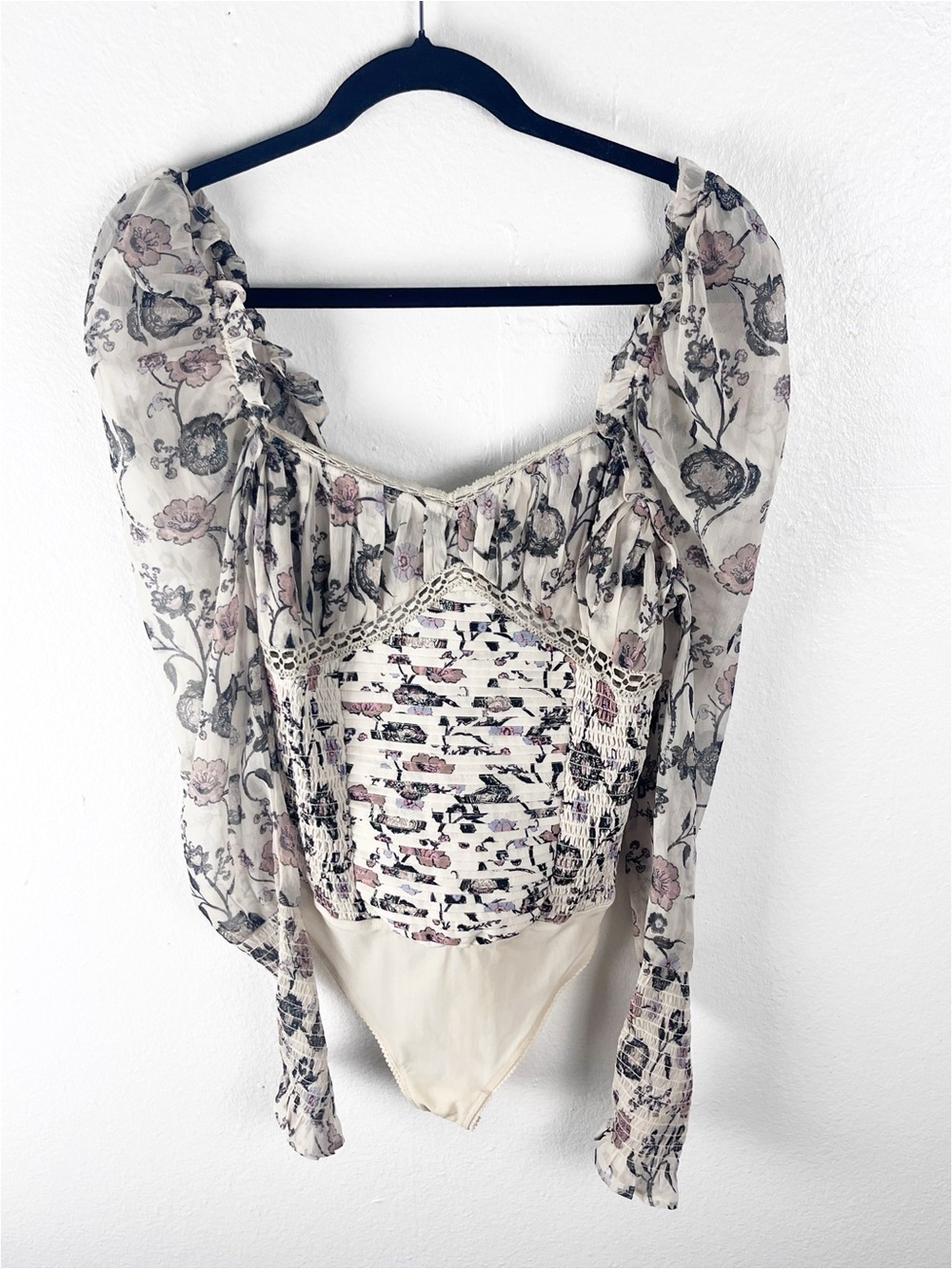 FREE PEOPLE Floral Sheer Puff Sleeves Brunch Date Bodysuit Size Small Boho Chic